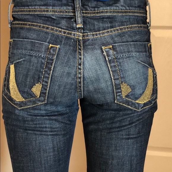 Jeans trimmed in gold - Picture 4 of 8